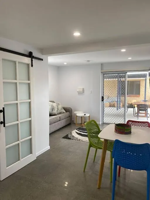 Caloundra'S Golden Beach Retreat 0*,