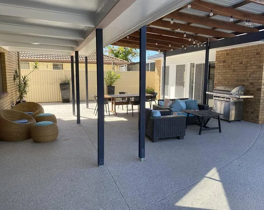 Caloundra'S Golden Beach Retreat